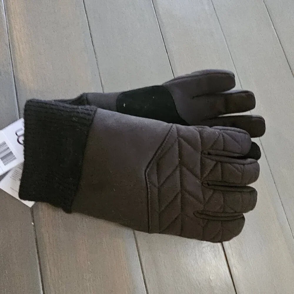 UGG Black Quilted Winter Gloves  Warm & Cozy Cold Weather Gloves Size Small NWT